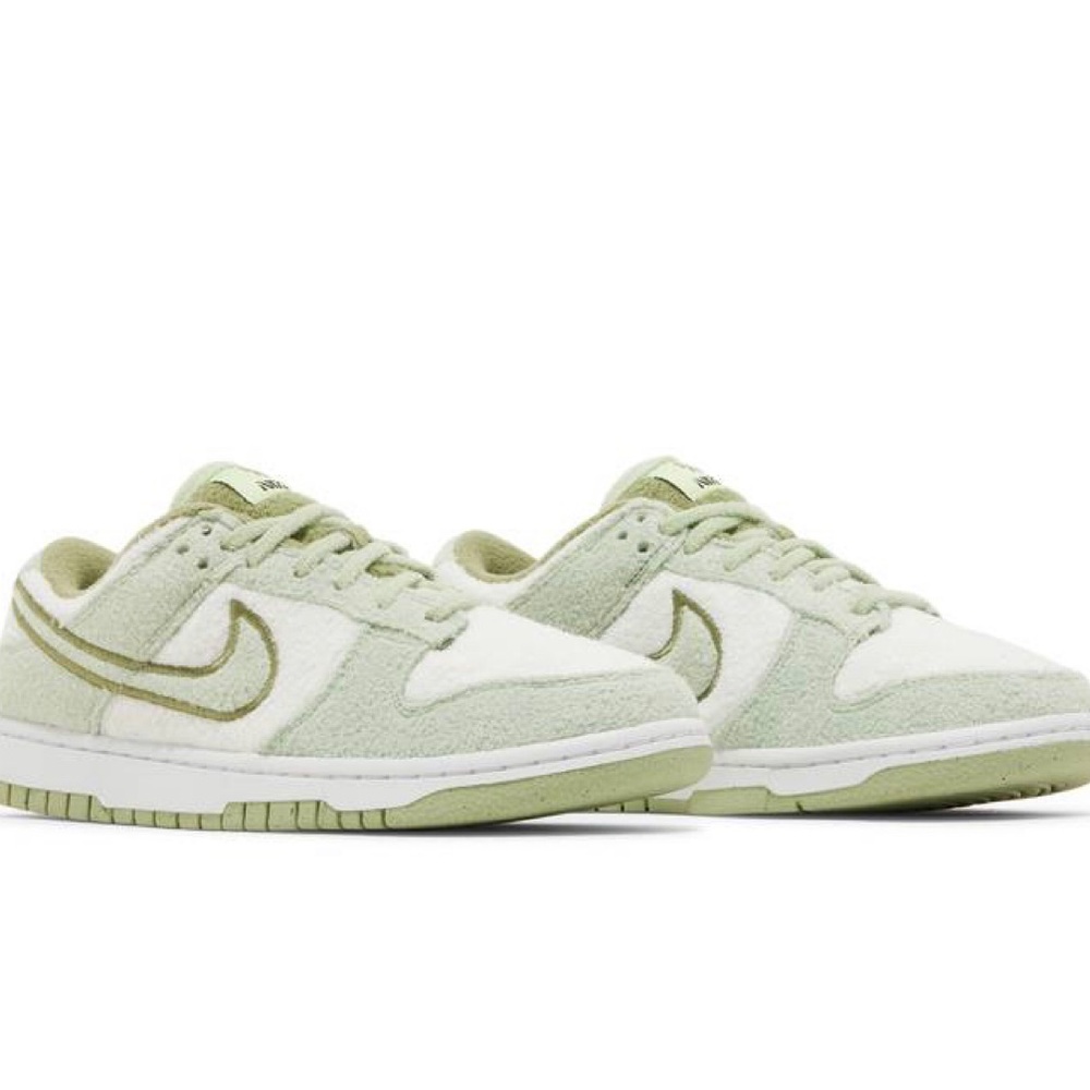 Dunk low SE fleece honeydew